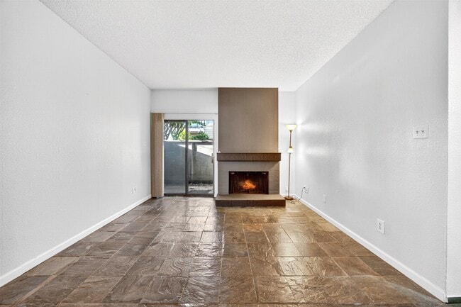 Building Photo - 10053 Westpark Dr Unit 297