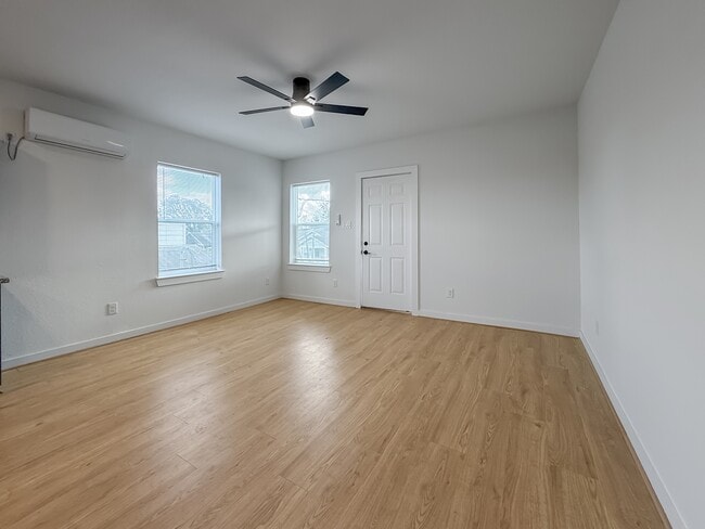 6707 Avenue F Unidad 3