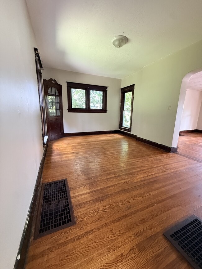 430 Elmwood Pl