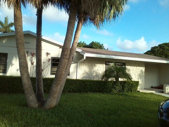 18563 SW 93 Place, Cutler Bay 33157 - 18563 SW 93rd Pl House