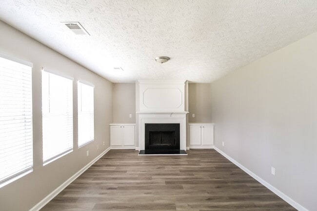 Photo - 6583 Carriage Ln