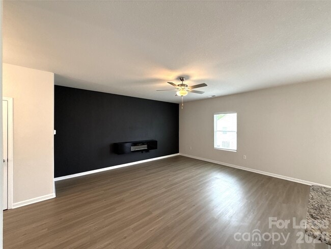 Photo - 6225 Lowe Ln