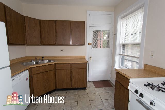 Photo - 3523 N Racine Ave Unit M05B