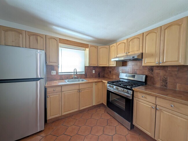 Building Photo - 30 Murdock St Rental