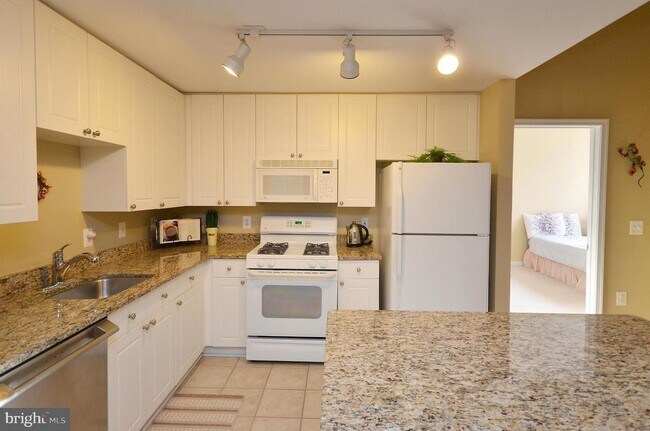 Kitchen - 9486 Virginia Center Blvd Unit Marquis  420