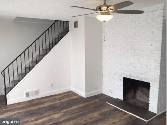 Photo - 5700 Stillwell Rd