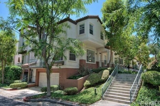 Photo - Spacious Tri-Level Townhome in Tustin Ranch