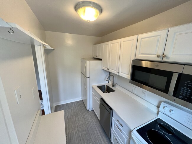 Photo - 5 E Glebe Rd Unit C