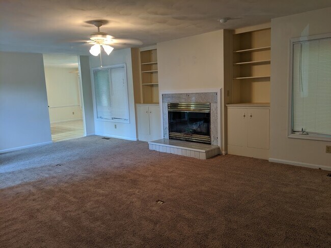 Photo - 3 BEDROOM 2.5 BATH DUPLEX NEAR MILITARY BASES