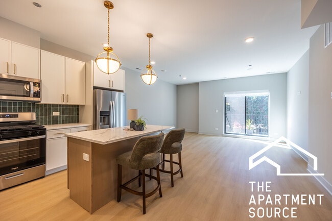 Photo - 4104 N Sheridan Rd Unit 402