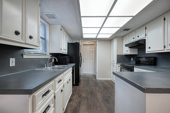 Photo - 3114 Honey Tree Ln