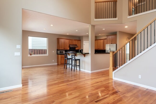 Photo - 4-Bedroom Home Near Pine Nursery Park Smar...