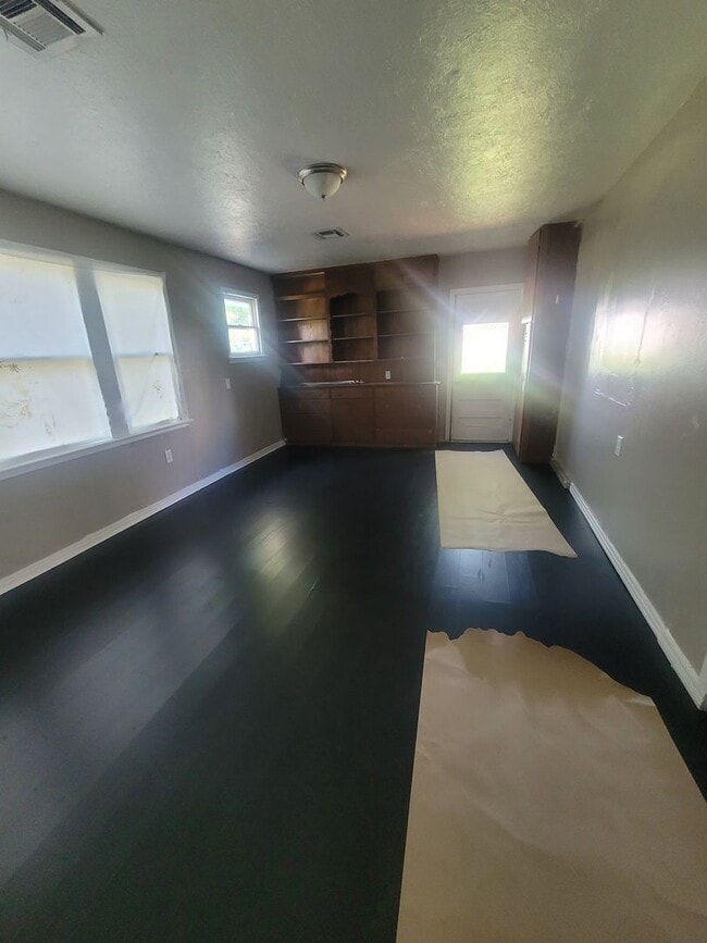 Photo - Cute 4 bedroom House