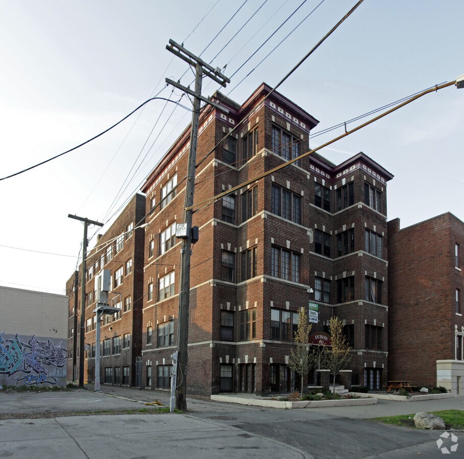 Dubois - Dubois Apartments