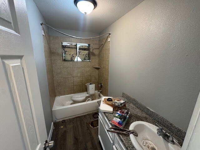 Photo - 7022 Goldspier St