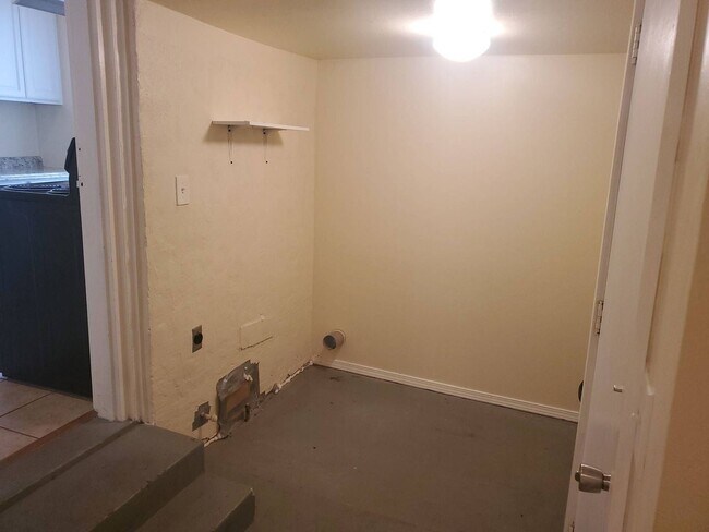 Photo - 2143 NE 19th St