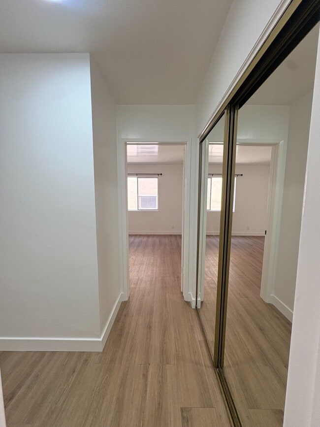 1825 N Gramercy Pl Unit 203