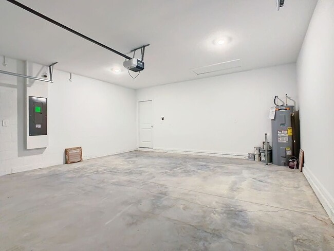 Photo - 1033 Holden Wy