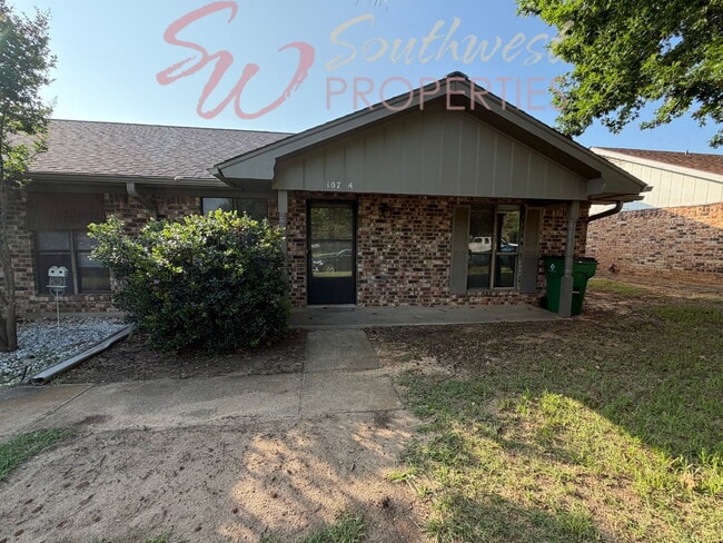 Photo - 3 bedroom 2 bath in an excellent neighborhood Unit A