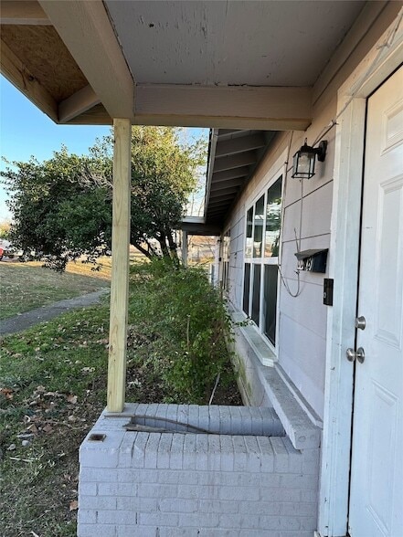 Building Photo - 60 Pershing Dr Unit A