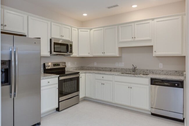 Photo - 70 Fordway Ext Unidad 102