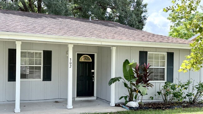 Building Photo - 301-302 Soldier Sq Rental