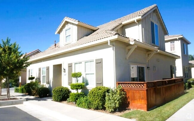 Building Photo - Stunning 2-Bedroom Home in Exclusive 55+ G...