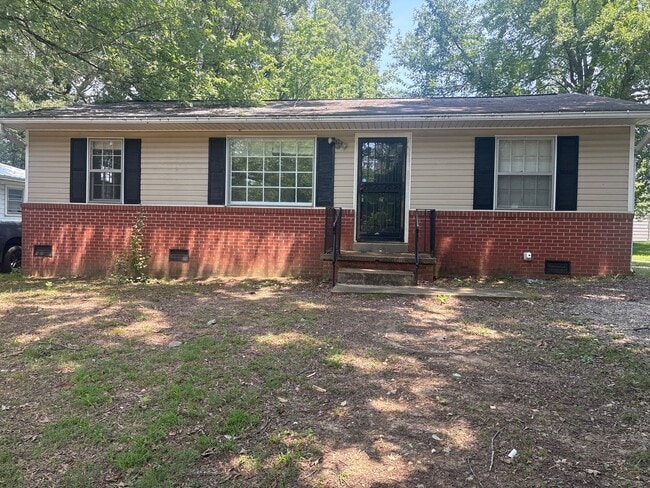 Photo - 5032 Anderson St