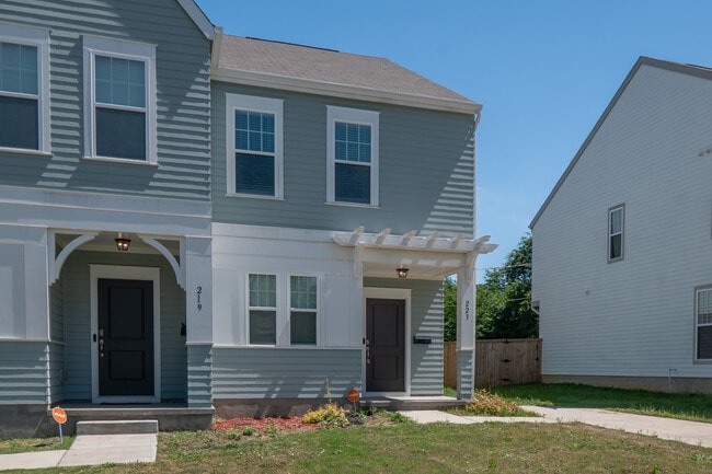 Photo - 223 Hoskins Ave Dr