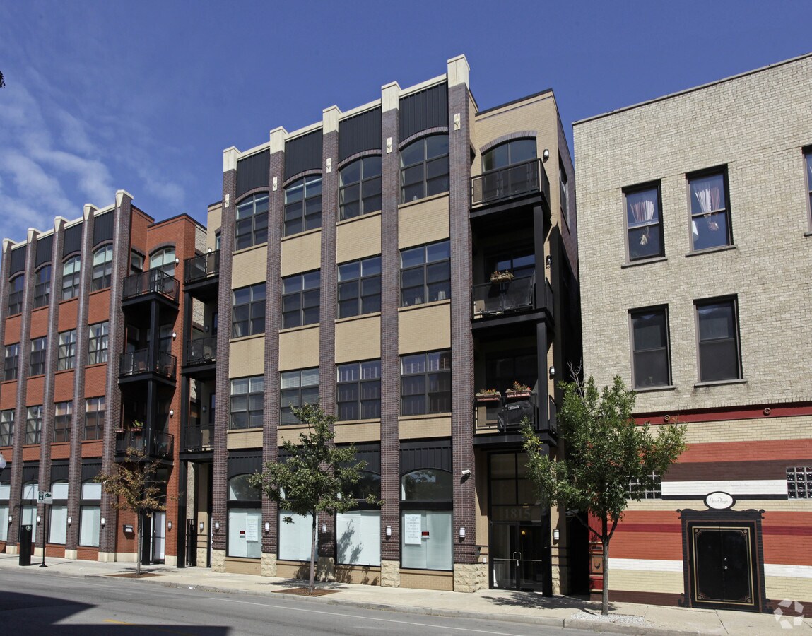 Primary Photo - 1815-21 N Milwaukee Ave Apartments