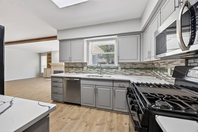 Photo - 9611 Highmeadow Dr