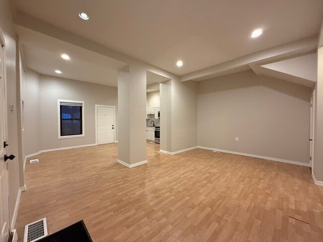 Photo - 2121 N California Ave Unit #1