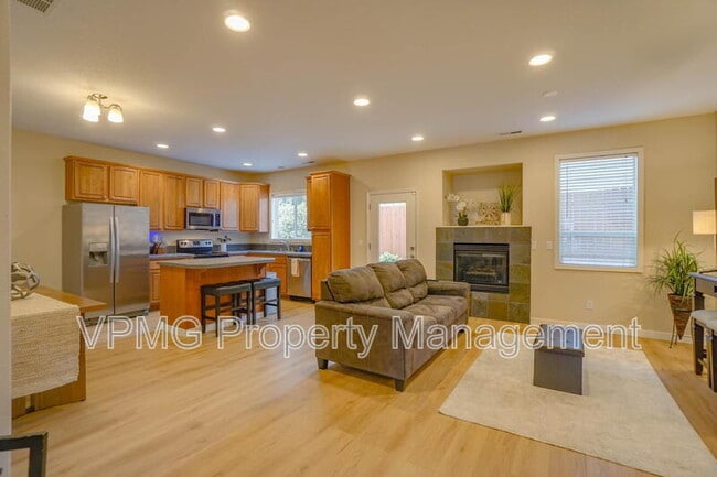 Photo - 5906 NE 56th St