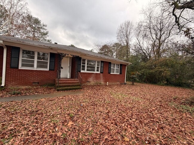 Photo - Brick 3/1.5 House in West Rome- $1,250