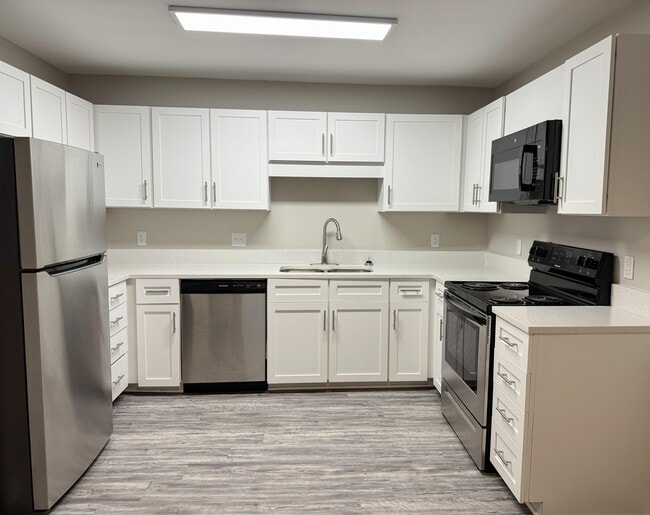 Building Photo - Twin Oaks Rental