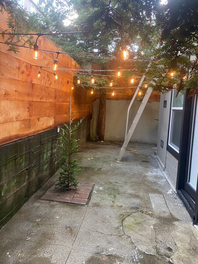 Photo - 637 Linden St Unit .