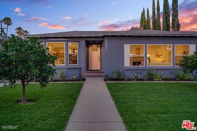 3 br, 2 bath House - 6448 Peach Ave - 3 br, 2 bath House - 6448 Peach Ave
