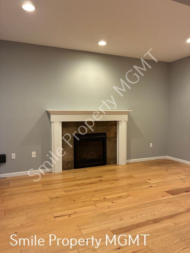 Photo - A beautiful 3 bedrooms and 2.5 bathrooms townhouse located in in Milwaukie city.