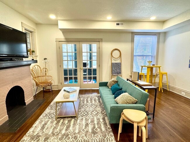 4172 Russell Blvd Unit 2W