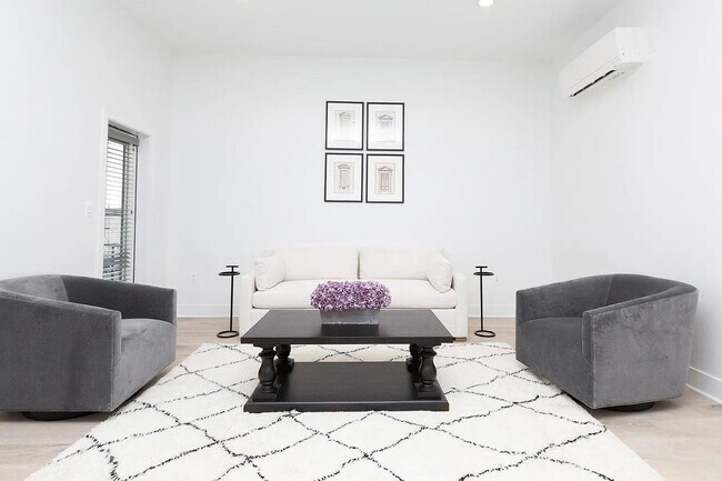 Photo - 1709 Fleet St