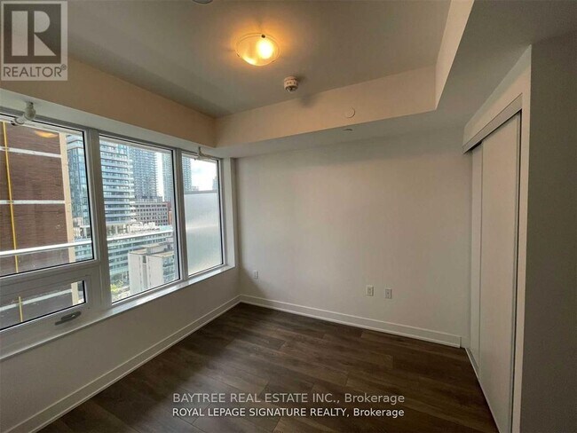 Photo - 195 Redpath Ave Unité 1208