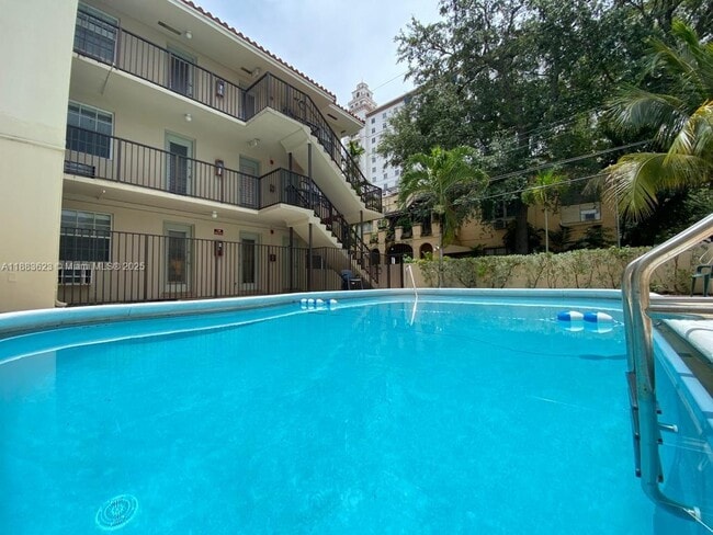 Building Photo - 318 Majorca Ave Unit 203