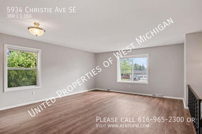 Photo - 5934 Christie Ave SE