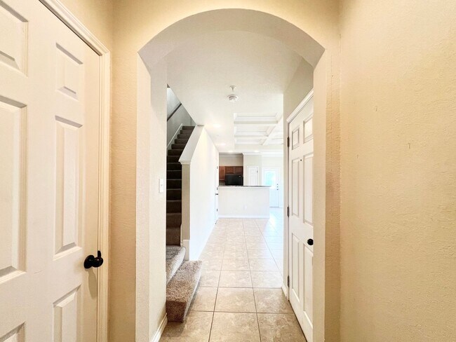 Photo - Lovely townhome | 3 bed/2.5 bath | End unit | near UT Medical Center/Lackland AFB/USAA!