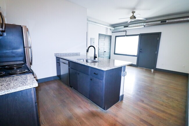 Photo - 2616 Short Vine St