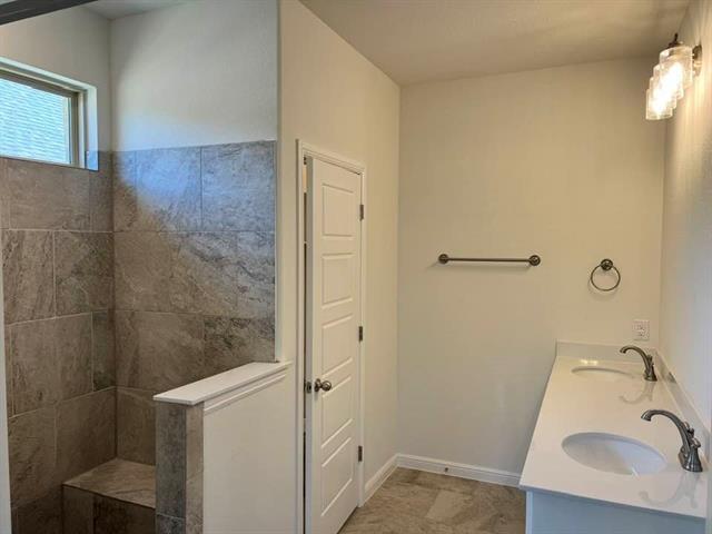 Photo - 221 Windy Glen Dr