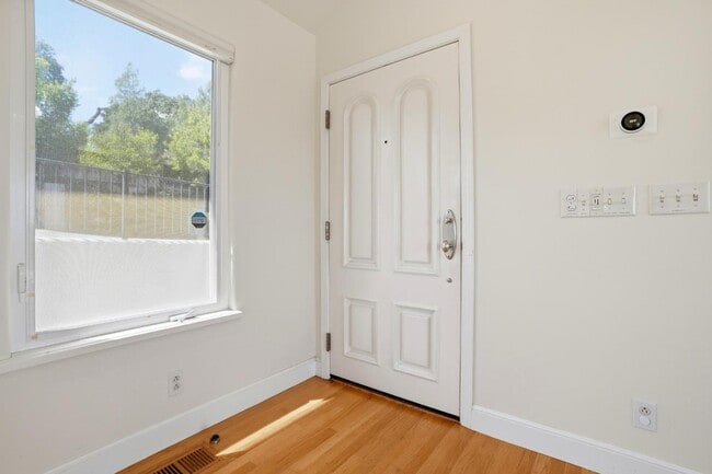 Photo - 531 Upland Rd