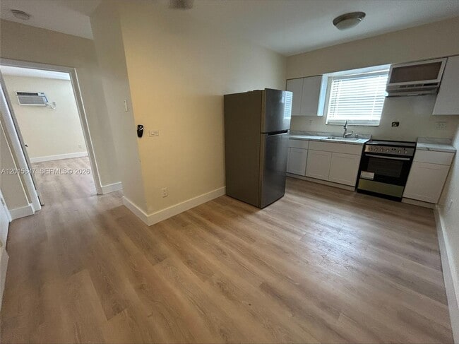 Photo - 1346 Alton Rd Unidad B4