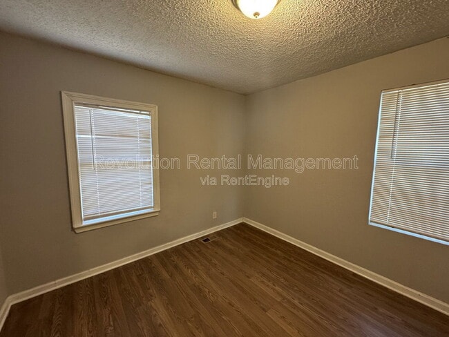 Photo - 2648 Joyce Ave