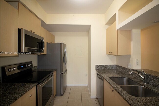 2469 Centergate Dr Unit 204